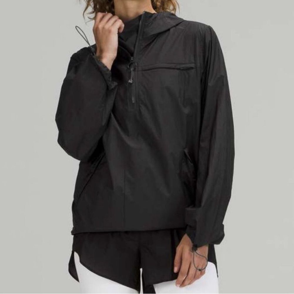 Lululemon Step Out Anorak‎ Jacket Size Small in Black